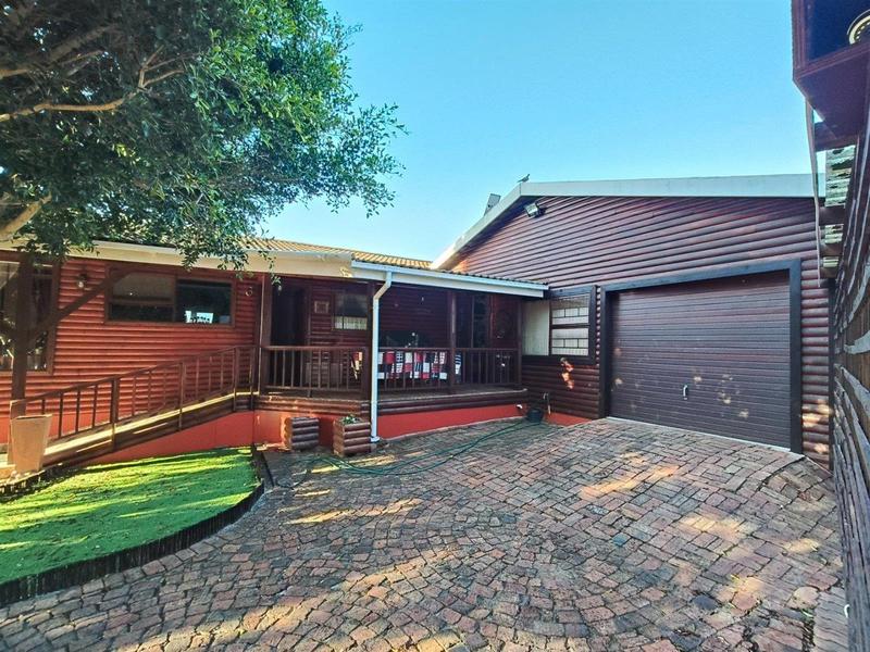 3 Bedroom Property for Sale in Fraaiuitsig Western Cape